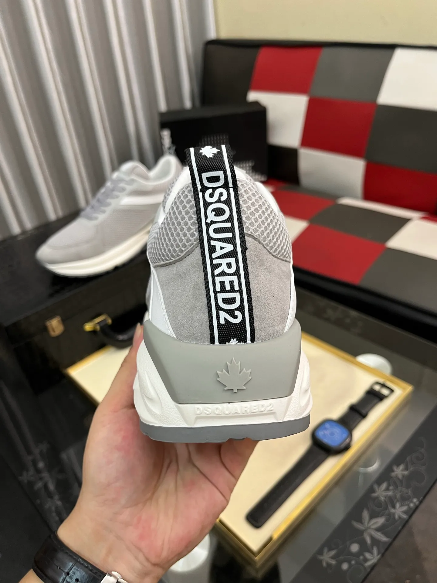 Men's shoes 💰480⌚️⌚️DG's latest popular casual shoes 🔥🔥, the tongue has the brand's iconic details, and the combination of silk cowhide and cow suede enhances the style. Fashionable and versatile, it can complement any look. Create an exquisite design with unique dynamic vitality and modern atmosphere, showing modern elegance. Size: 36-464️⃣colors available